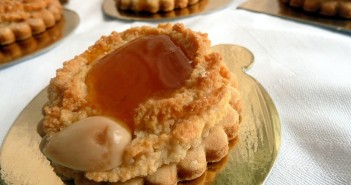 Sablés a la confiture et aux amandes , gâteaux algériens pour l’aid