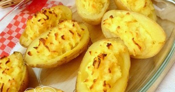 Pomme de terre en robe des champs au fromage